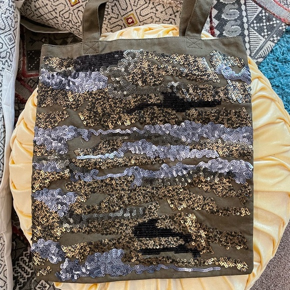 Express Sequin Tote - Picture 6 of 8